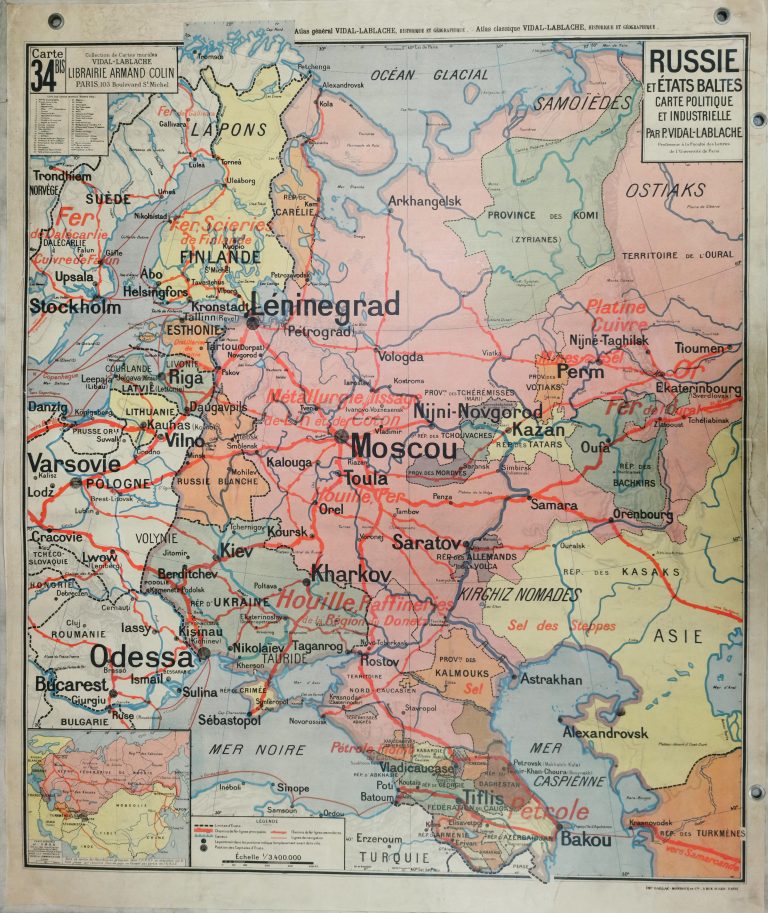 A6(2) Russie et états Baltes carte politique et industrielle
